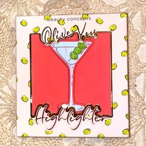 Beauty concepts Martini Glass highlighter
